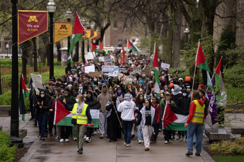 Federal commission highlights campus antisemitism concern, rebukes WH response