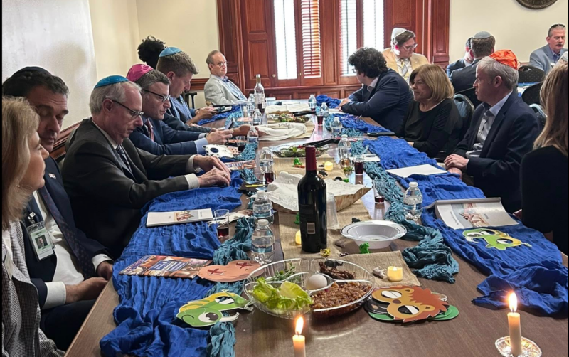 Georgia politicos gather for first-of-its-kind ‘Sine Die Seder’