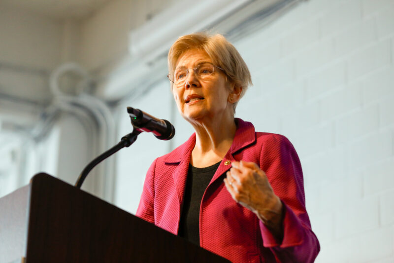 Elizabeth Warren shrugs off Graham Platner praise of Hamas
