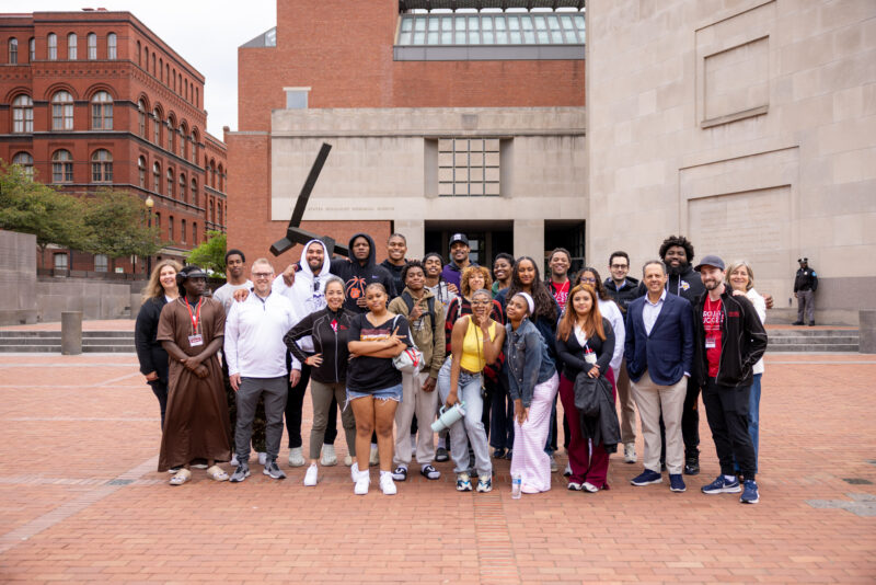 Minnesota Vikings owner Mark Wilf leads players, high school students on Holocaust Museum trip 