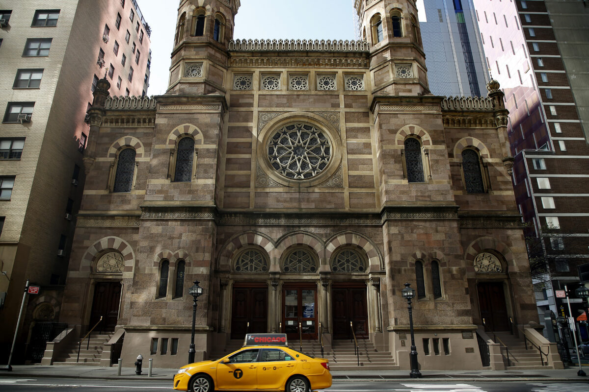 Man charged with hate crimes for Manhattan Central Synagogue attack